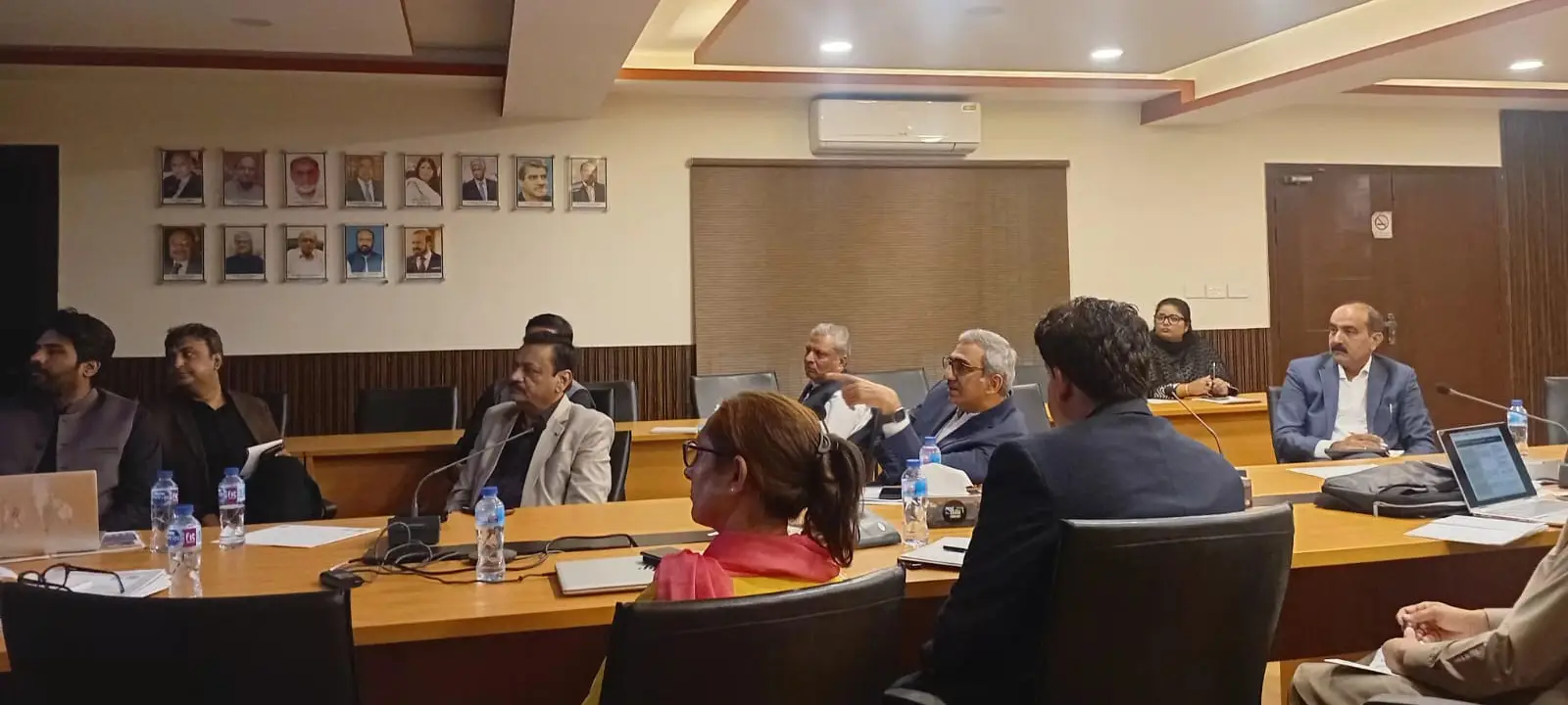 Meeting of Honorable Secretary Health with all sectors (2)